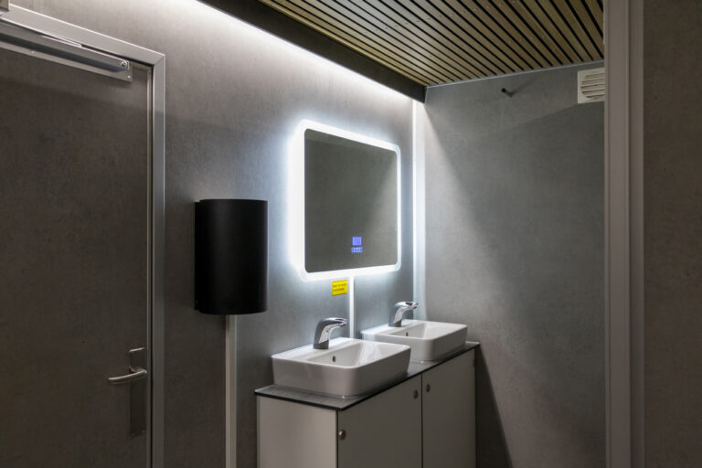 Vacuüm toiletwagen VIP 3-2-2 (2)