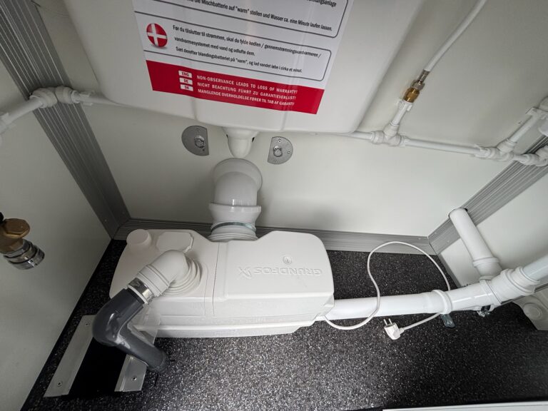 240 - EW Toiletwagen 1-1-1 met vermalers - Luxe model