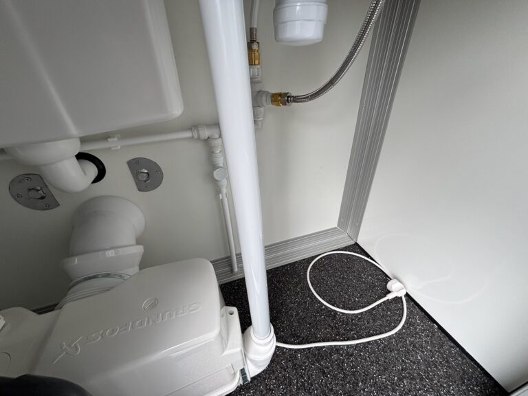240 - EW Toiletwagen 1-1-1 met vermalers - Luxe model