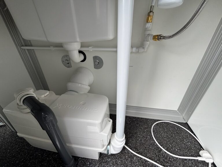 240 - EW Toiletwagen 1-1-1 met vermalers - Luxe model